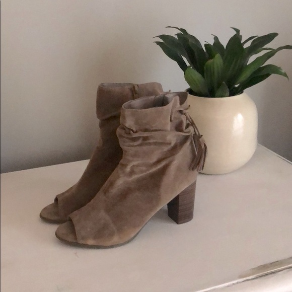 Shoes - Size 7 Chunky Heel Peep Toe Bootie with Tassel